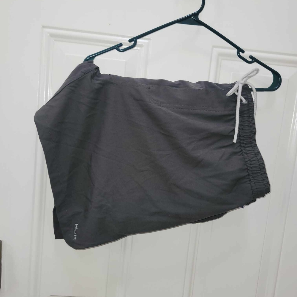 Men's Huks swim shorts, size 2xl. - Picture 2 of 2